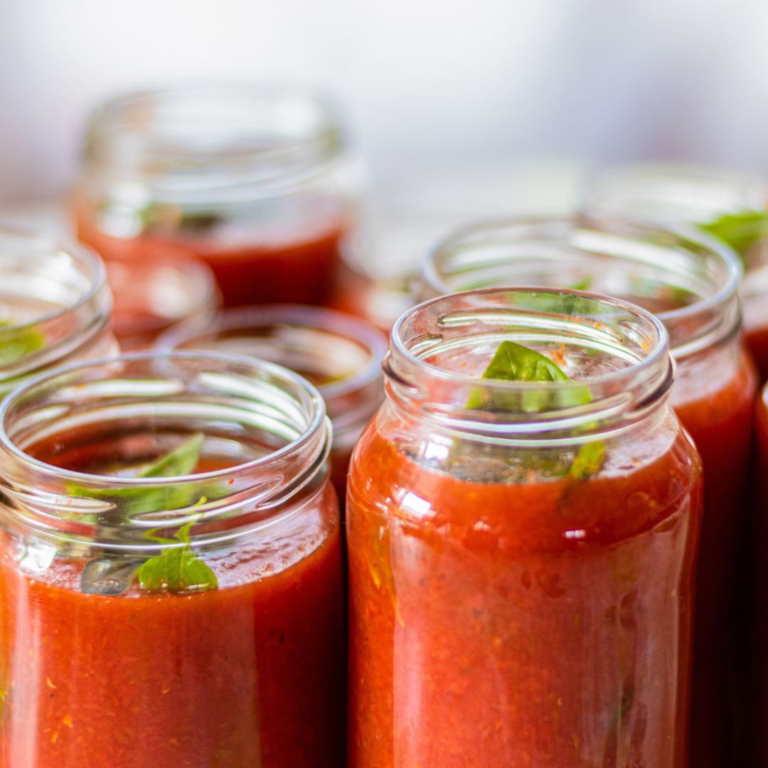 Sommer in der Speisekammer: Die perfekte hausgemachte Tomatensoße 2025 – ganz ohne Konservierungsstoffe!